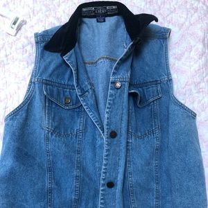 Generra sleeveless Jean Jacket